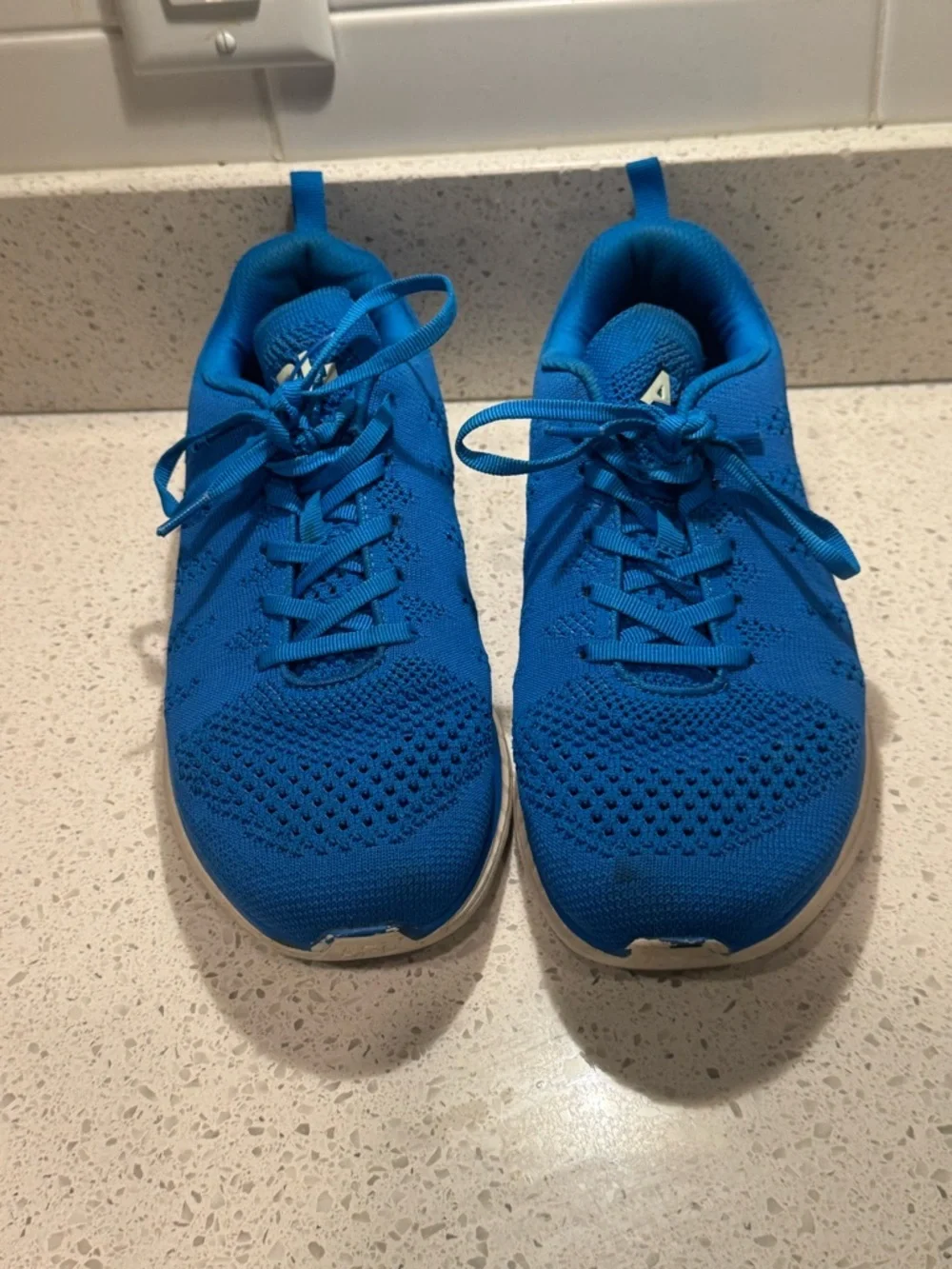 APL Techloom Men’s 9(W10.5) Sneakers Blue - slight stain on shoes